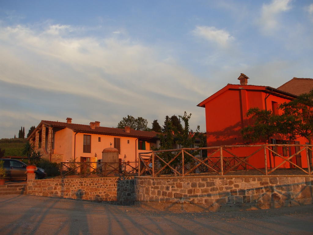 Agriturismo Borgo Stella Монтеспертоли Экстерьер фото